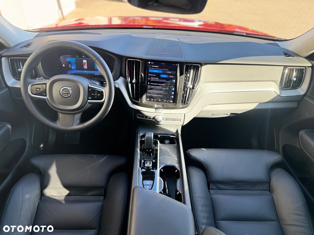 Volvo XC 60 B4 D Plus Dark - 26