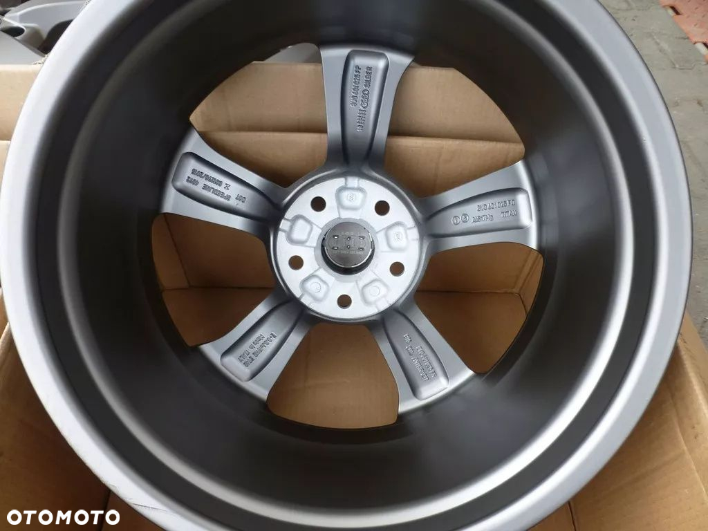 AUDI RS3 ORYGINALNE FELGI ROTOR 8/8,5 ET 42/46 X19 - 9