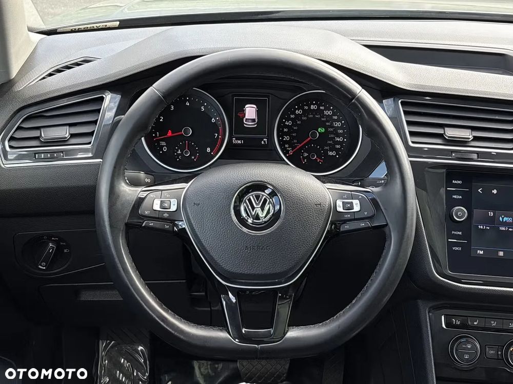 Volkswagen Tiguan - 12