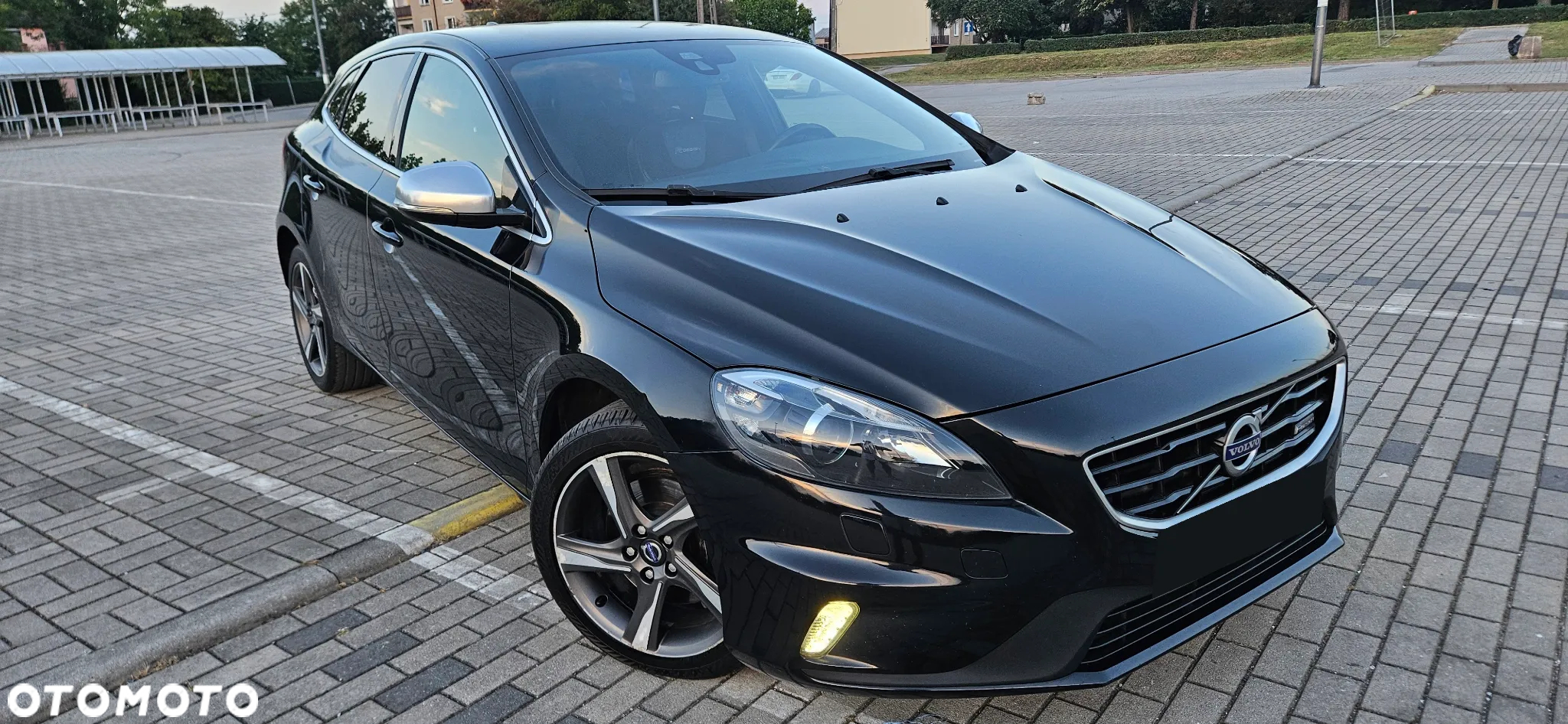 Volvo V40 T3 R-Design Summum - 3