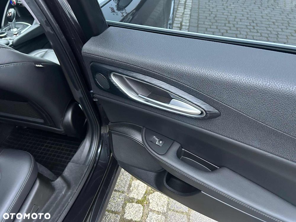 Alfa Romeo Giulia - 22