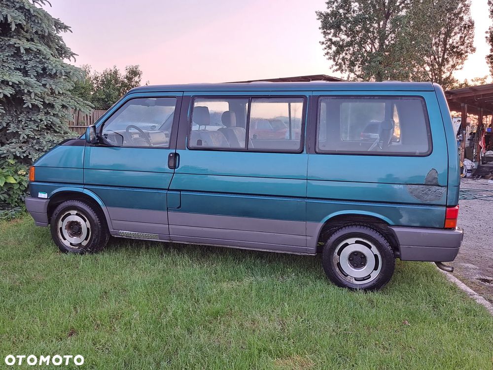 Volkswagen Multivan - 12
