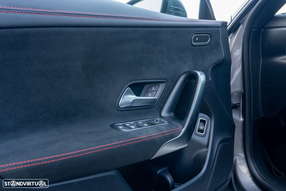 Mercedes-Benz CLA 180 7G-DCT AMG Line - 17