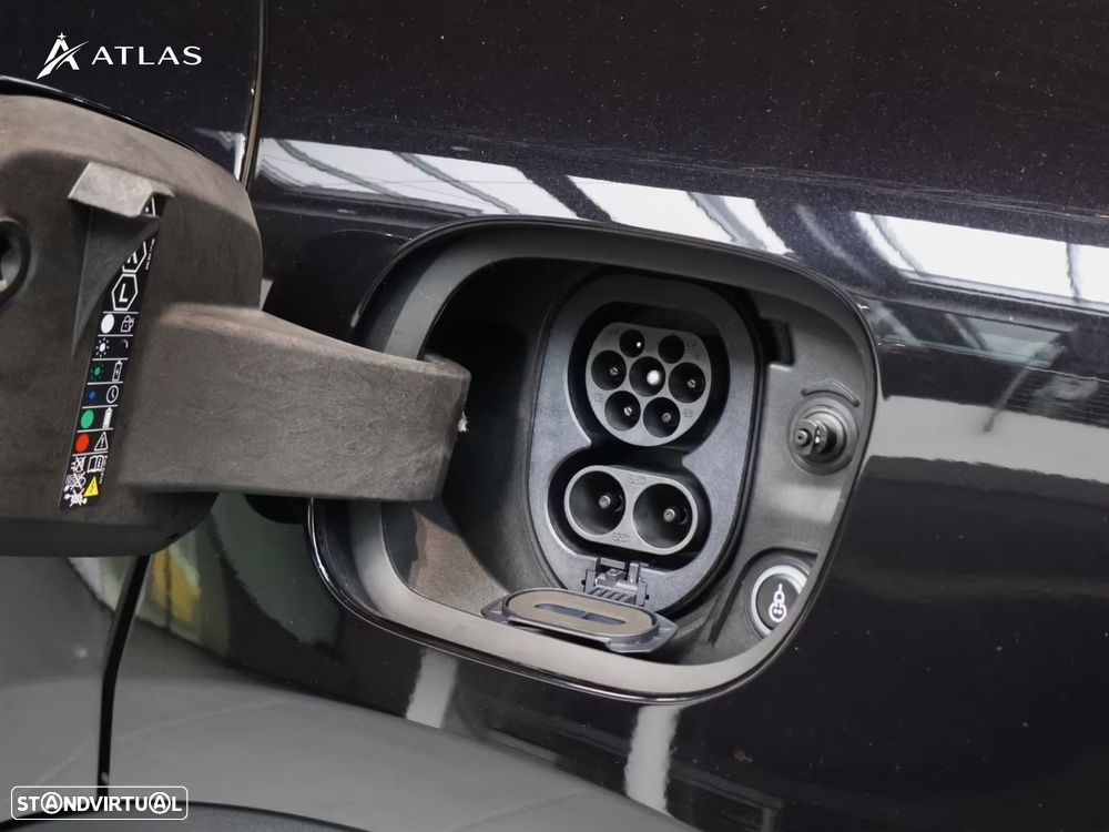 Porsche Macan Electric 4 - 35