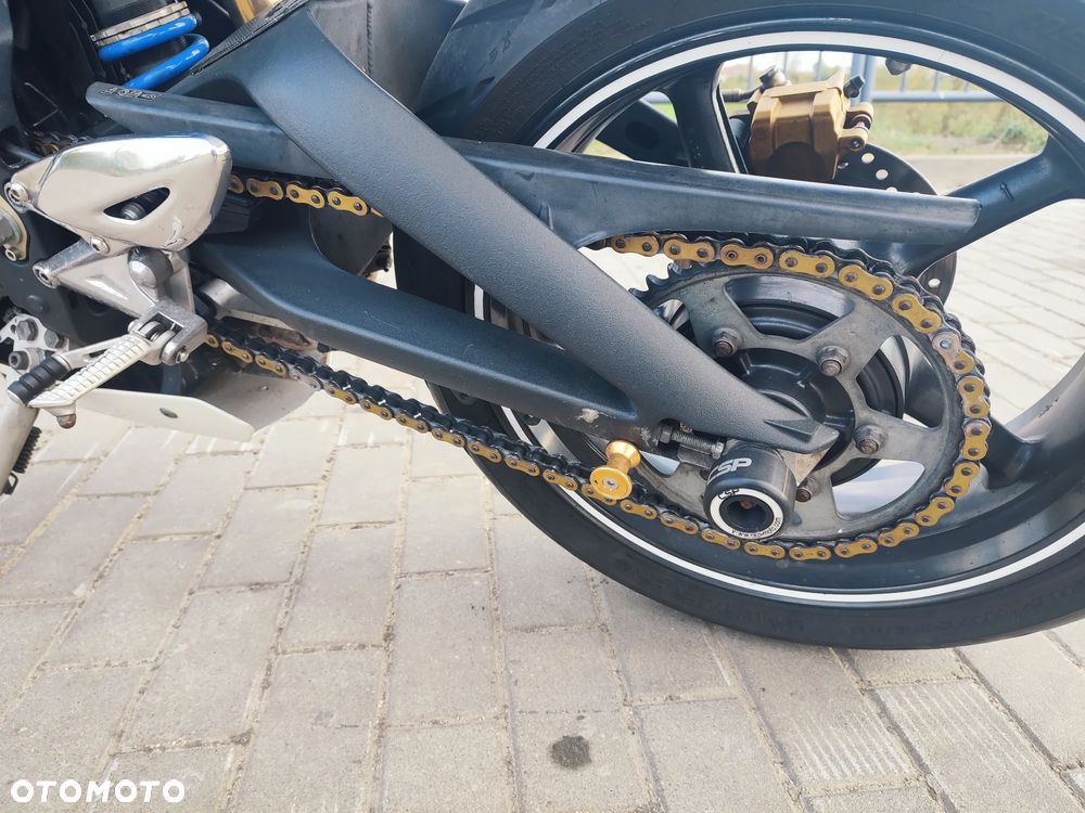 Triumph Street Triple - 7