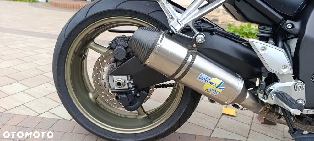 Yamaha FZ - 24