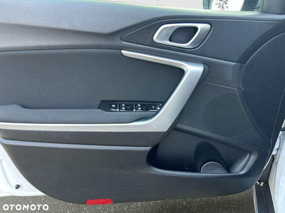Kia XCeed - 10