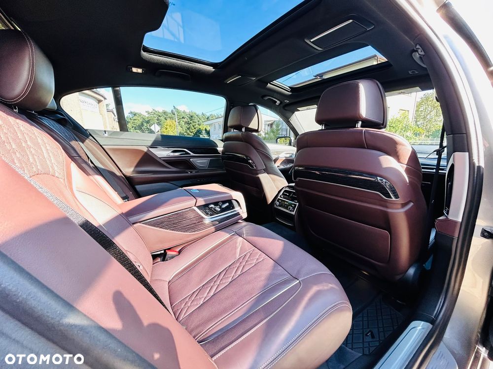 BMW Seria 7 750Li xDrive - 10