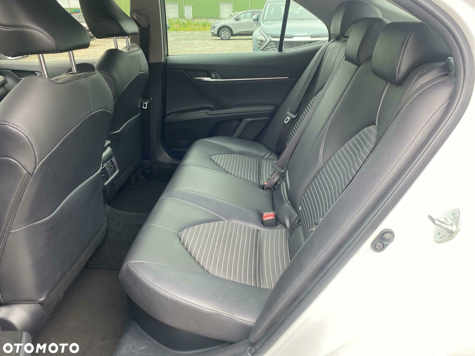 Toyota Camry - 23