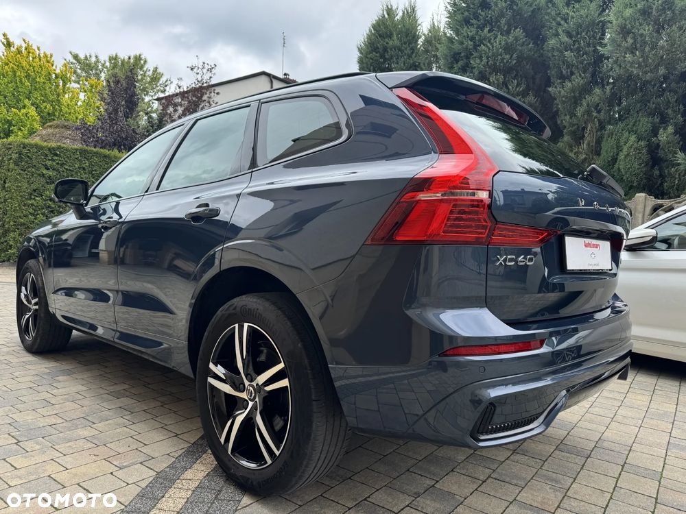 Volvo XC 60 B4 D AWD Plus Dark - 8