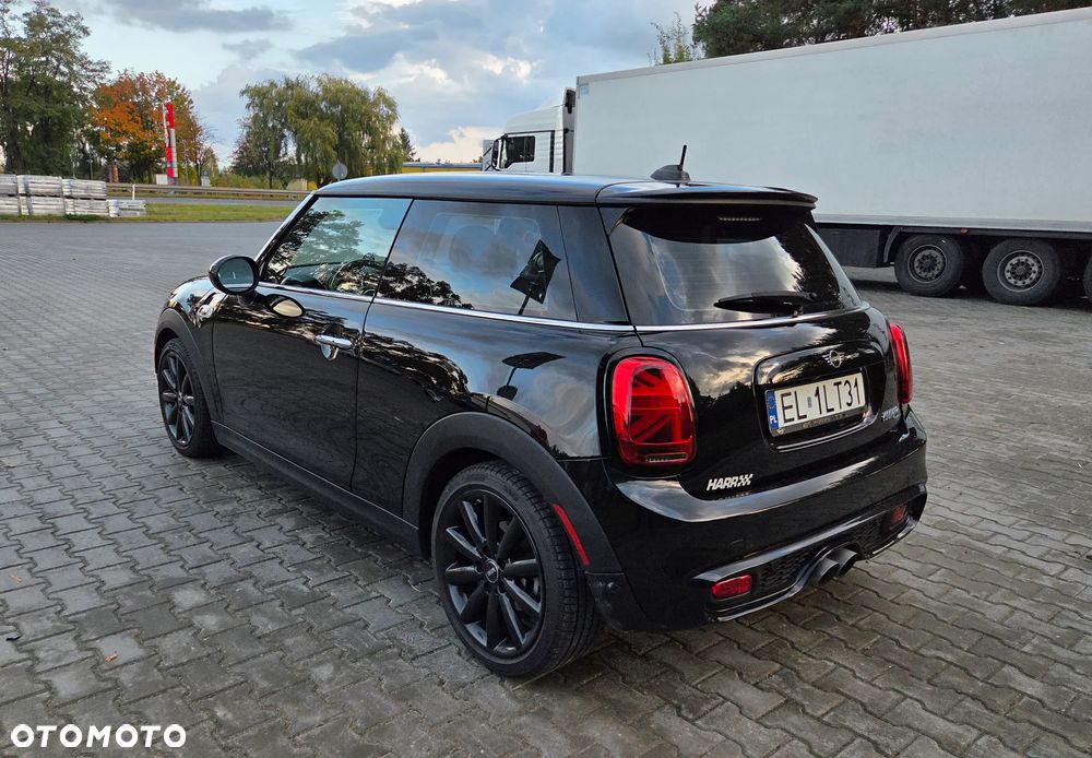 Mini Cooper S 2018 photo 2