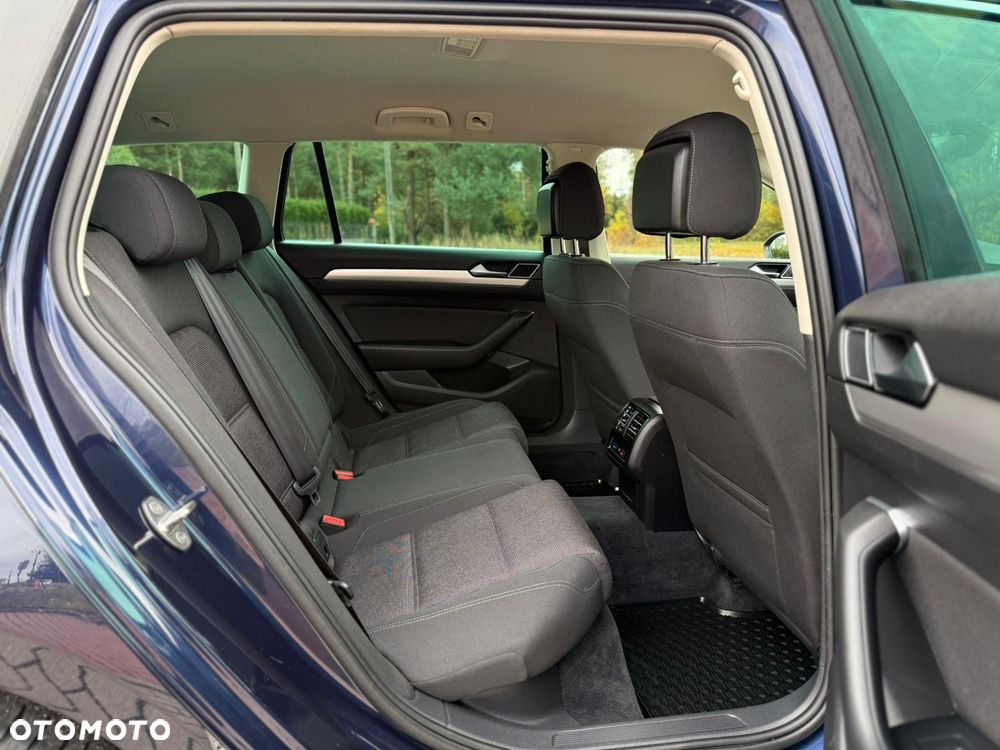 Volkswagen Passat - 18