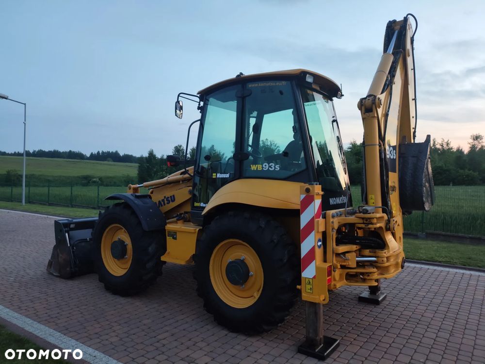 Komatsu WB93 S5 / RÓWNE KOŁA / SPROWADZONA / KOPARKO-ŁADOWARKA / - 3