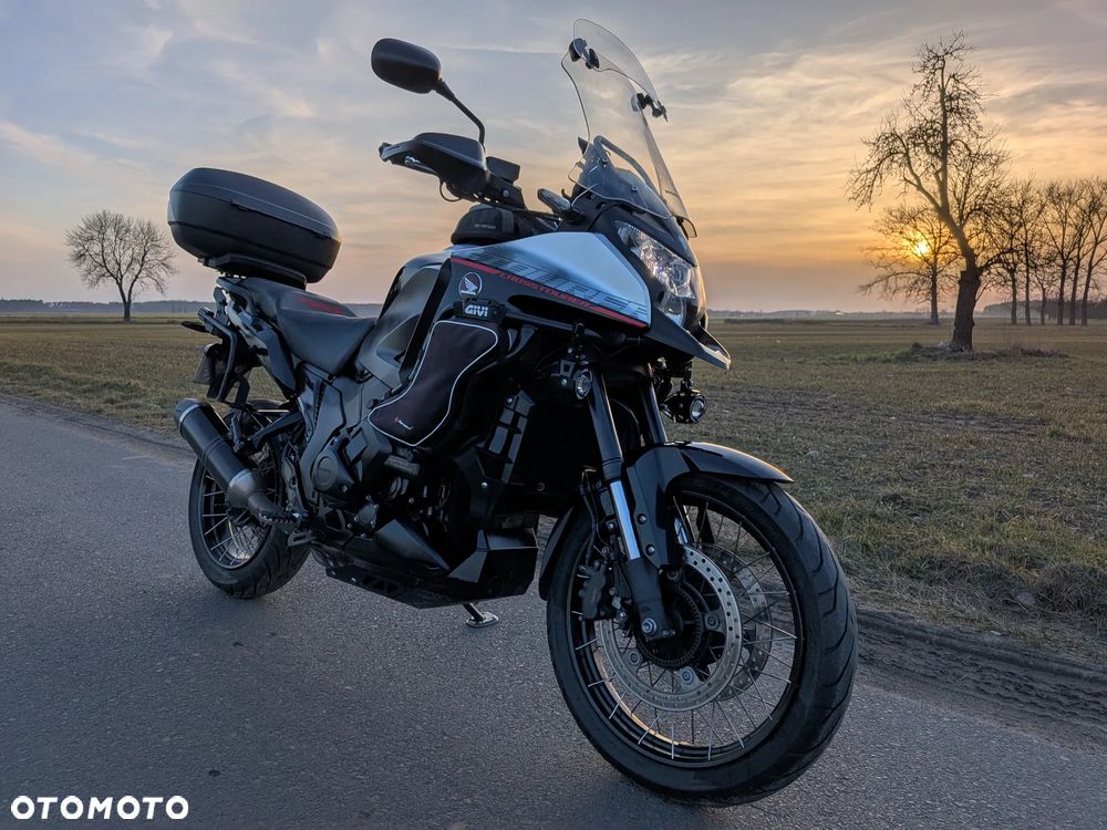 Honda VFR - 14