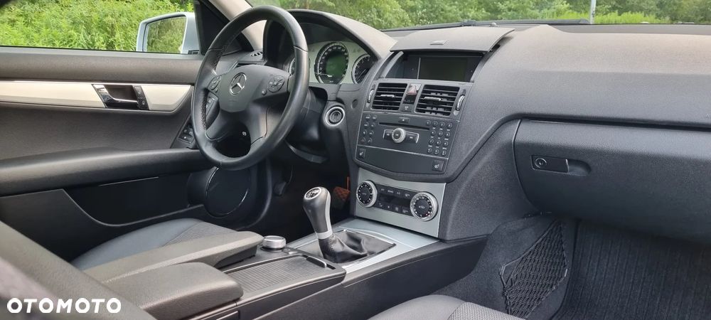 Mercedes-Benz Klasa C 200 Avantgarde Edition - 14