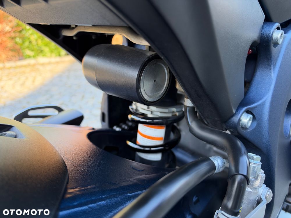 Suzuki GSX-R - 30