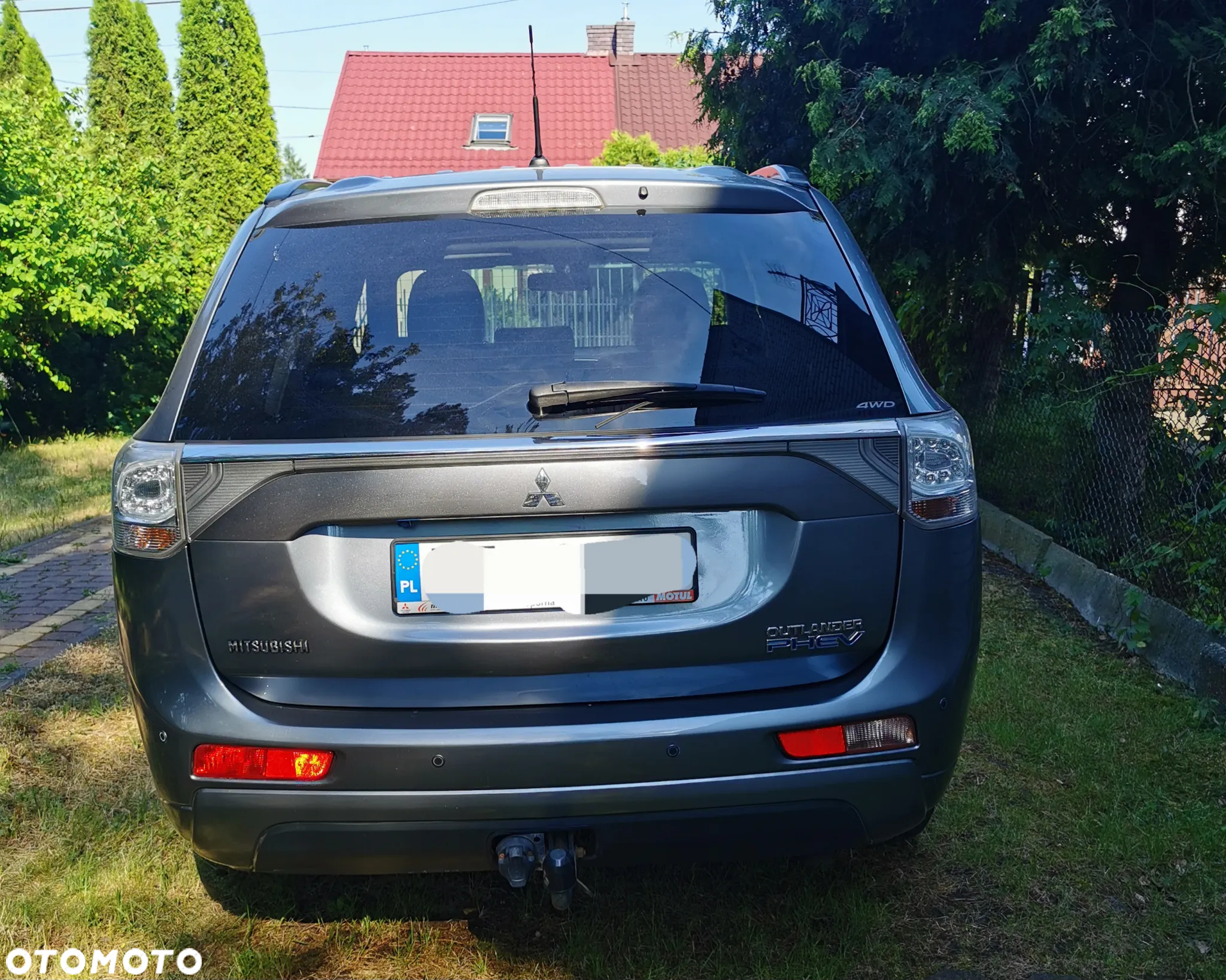 Mitsubishi Outlander - 2