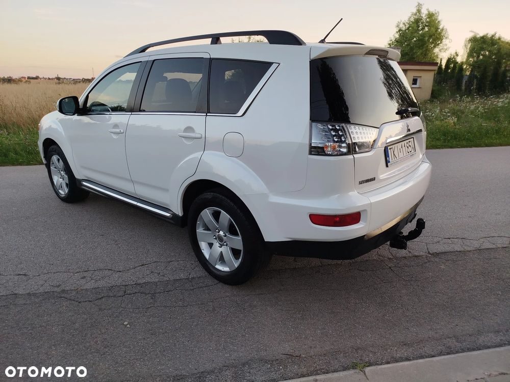 Mitsubishi Outlander 2.2 DI-D 4WD Invite - 10
