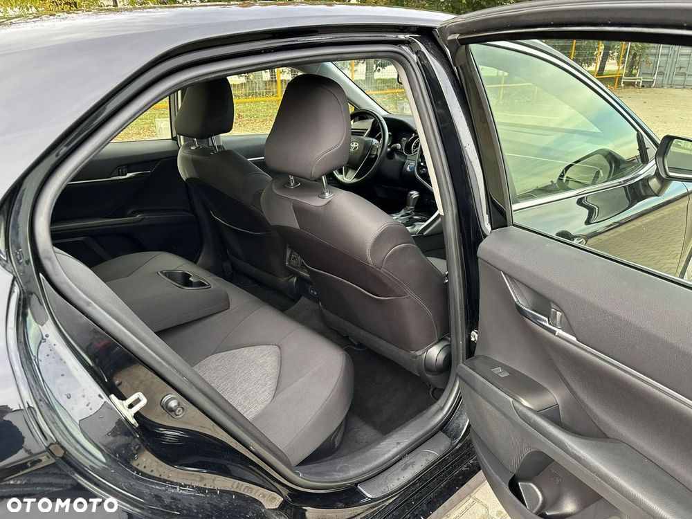 Toyota Camry 2.5 Hybrid Comfort CVT - 18