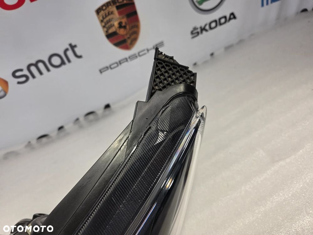 FORD FOCUS MK3 III LIFT 14- LEWA CIEMNA ZWYKŁA LAMPA LED , NR F1EB-13W030-GB , NR AUKCJI LPP260 - 11