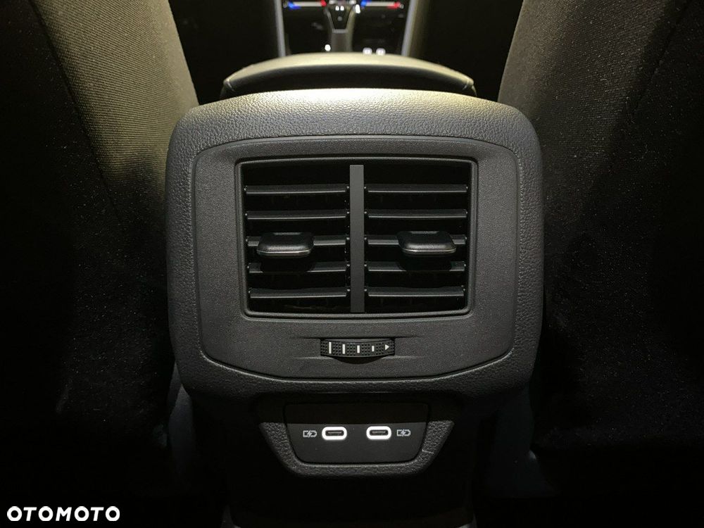 Volkswagen T-Roc - 15