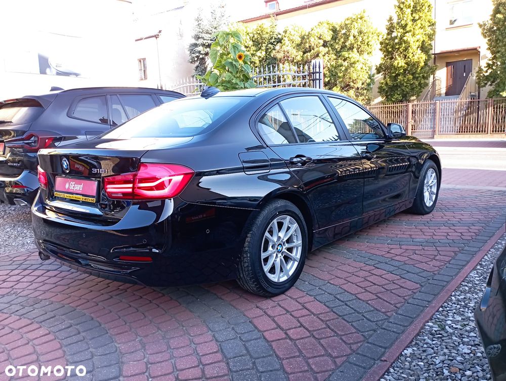 BMW Seria 3 318i - 4