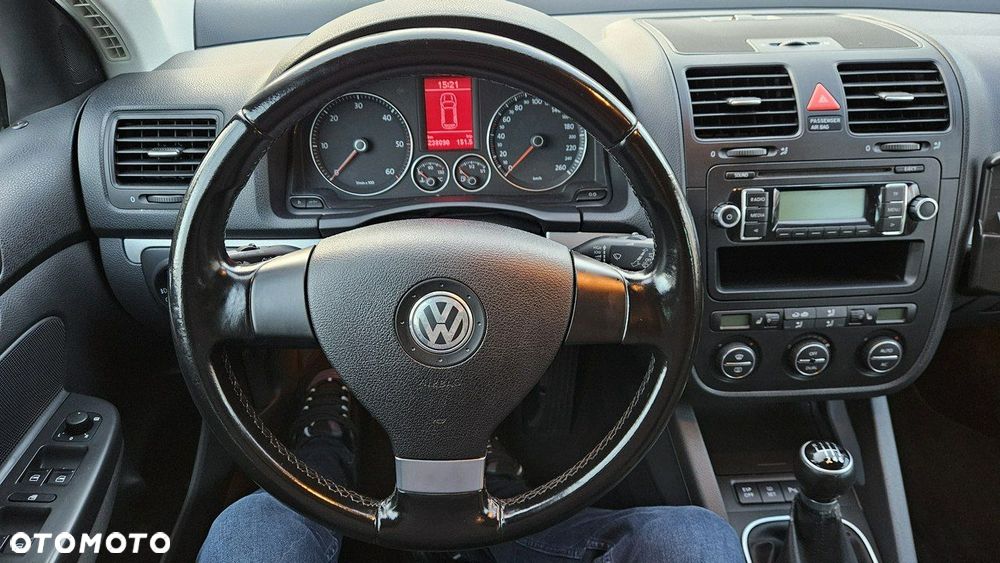 Volkswagen Golf 2.0 TDI DPF Highline - 20