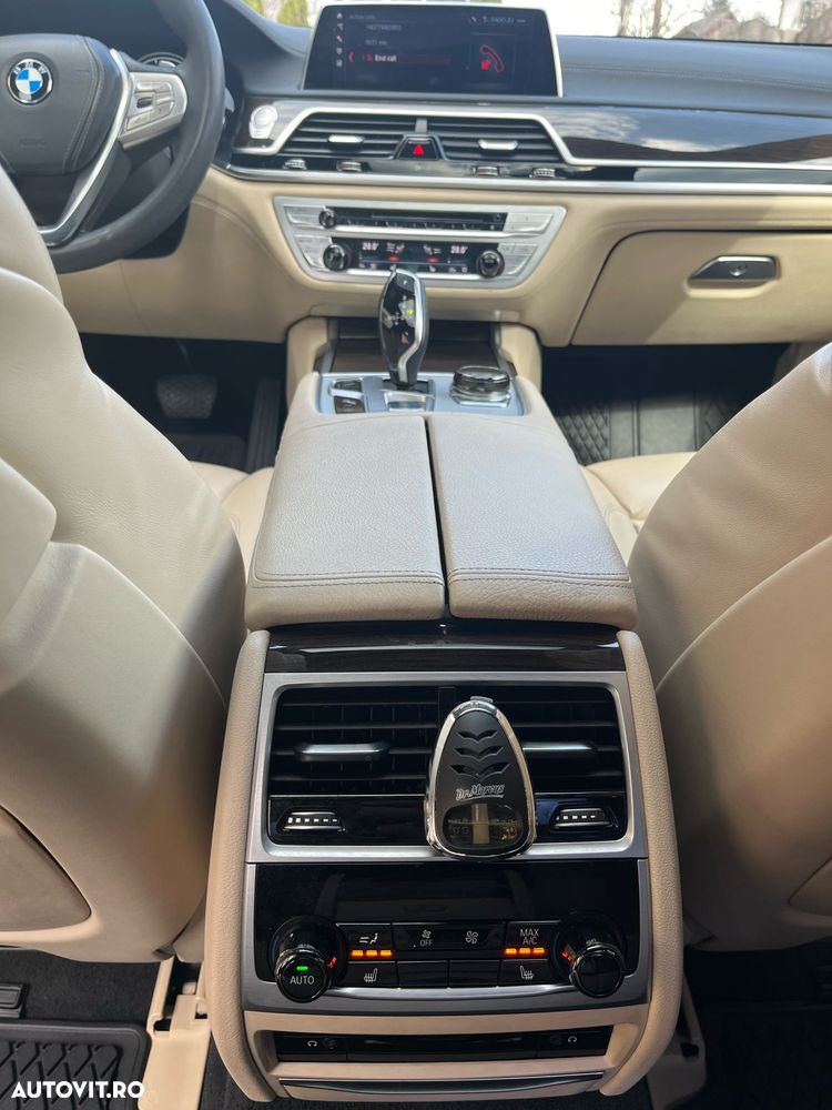 BMW Seria 7 730Ld xDrive - 27