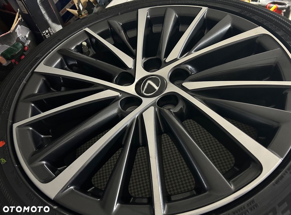 Lexus ES 300h Business Edition + - 14