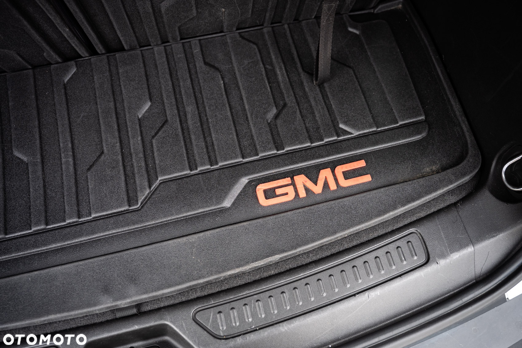 GMC Acadia - 24