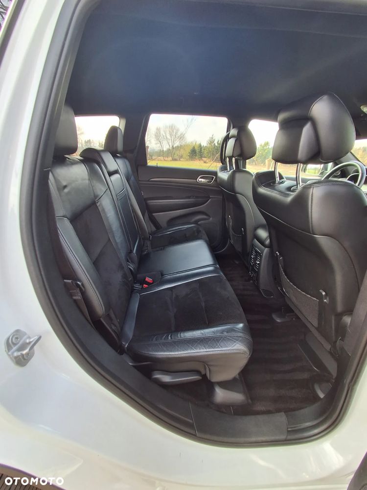 Jeep Grand Cherokee - 12