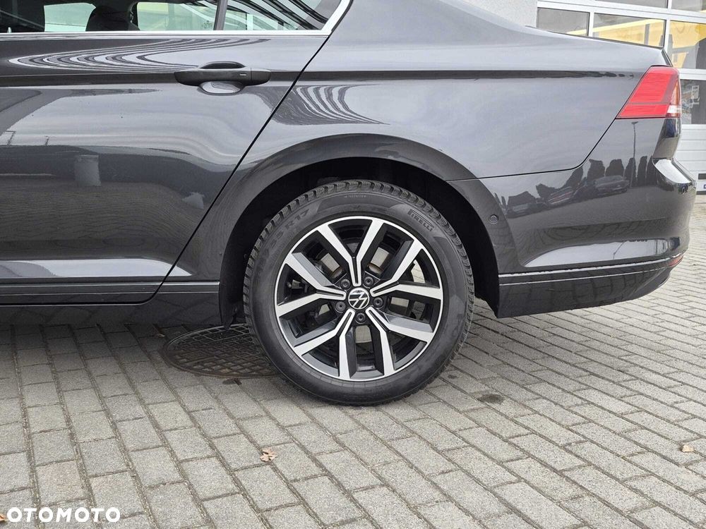 Volkswagen Passat - 15