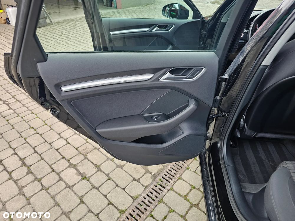 Audi A3 Sportback 2.0 TDI Ambiente - 21