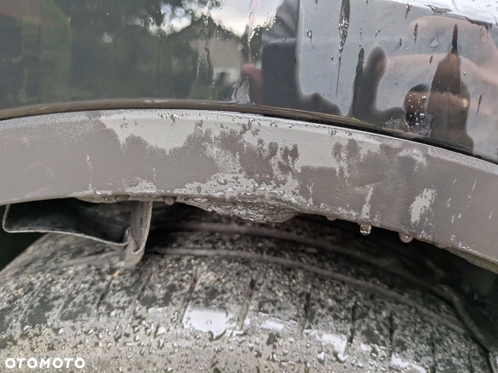 Tesla Model Y - 17