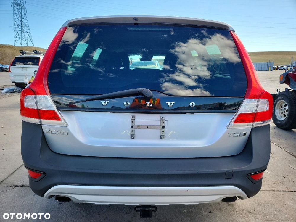 Volvo XC 70 T5 AWD Momentum - 5