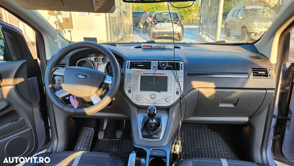 Ford Kuga 2.0 TDCi 4WD Titanium - 4