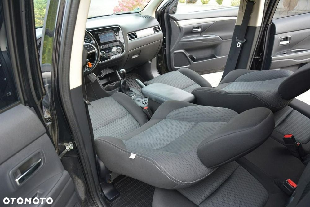 Mitsubishi Outlander 2.0 2WD Active - 19