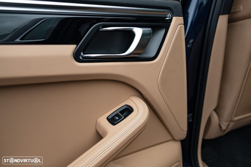 Porsche Macan S - 40