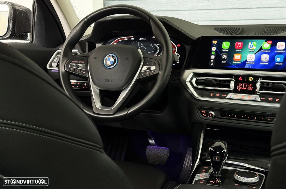 BMW 330 e Pack Desportivo M Auto - 19
