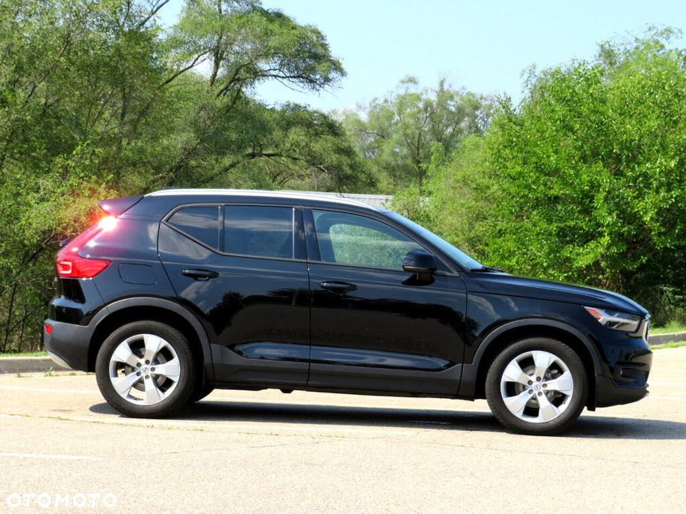 Volvo XC 40 T5 AWD Momentum - 4