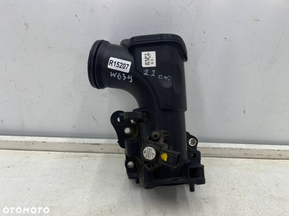 Rura Mercedes Vito w639 2.2cdi łącznik dolotu powietrza przewód turbiny intercoolera a6460902637 - 1