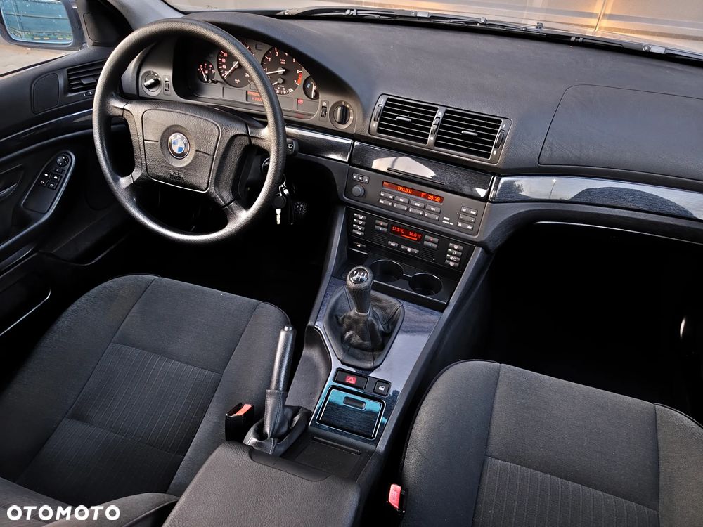 BMW Seria 5 - 25