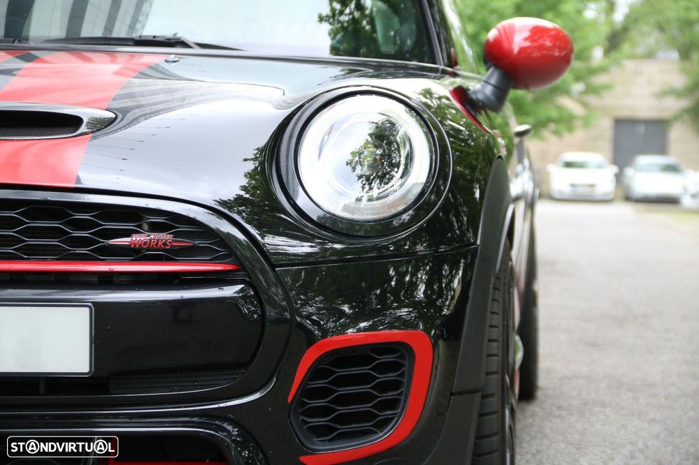 MINI 3 Portas John Cooper Works Essential - 2