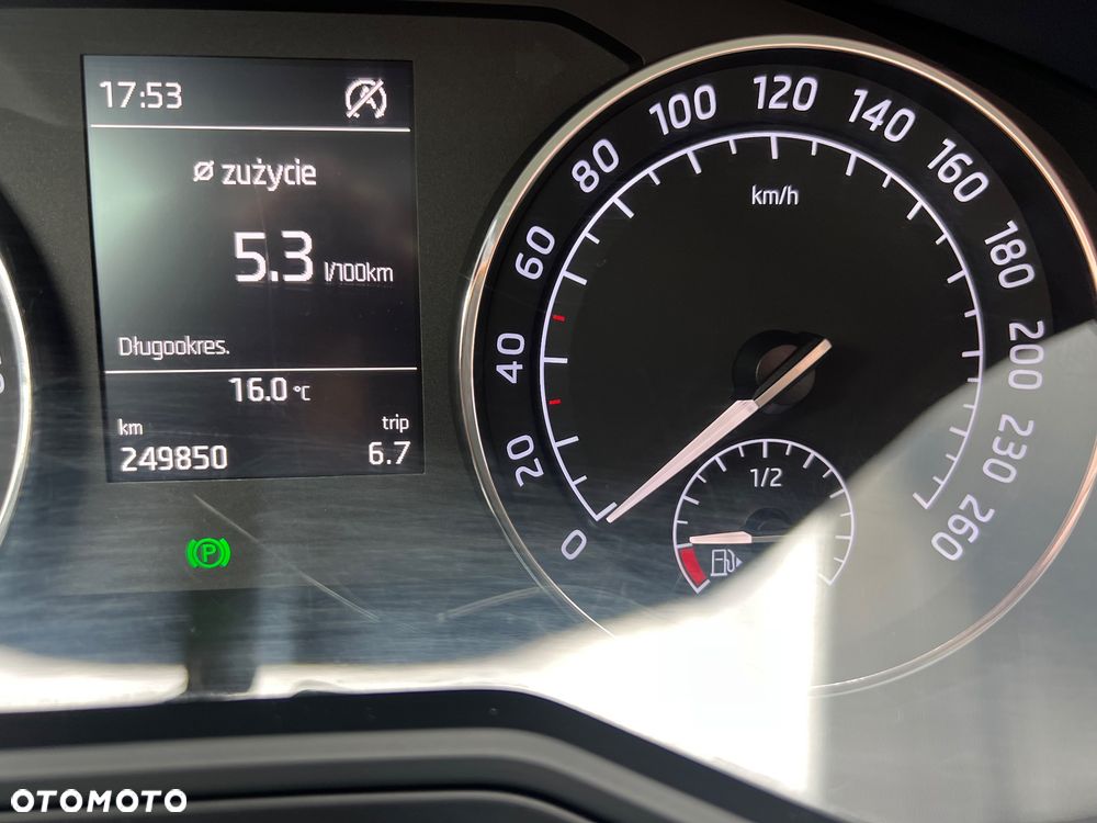 Skoda Superb 2.0 TDI Active - 19