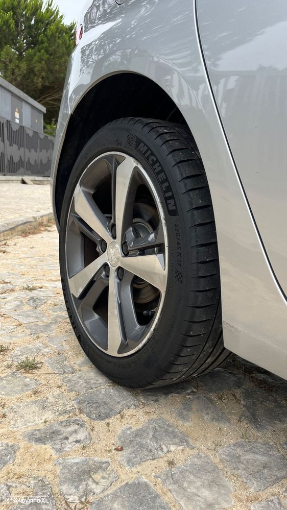 Peugeot 308 1.6 BlueHDi Active J17 - 26