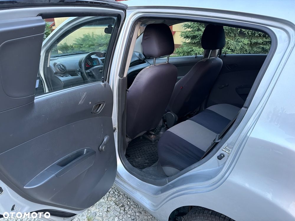 Chevrolet Spark 1.0 Base - 10