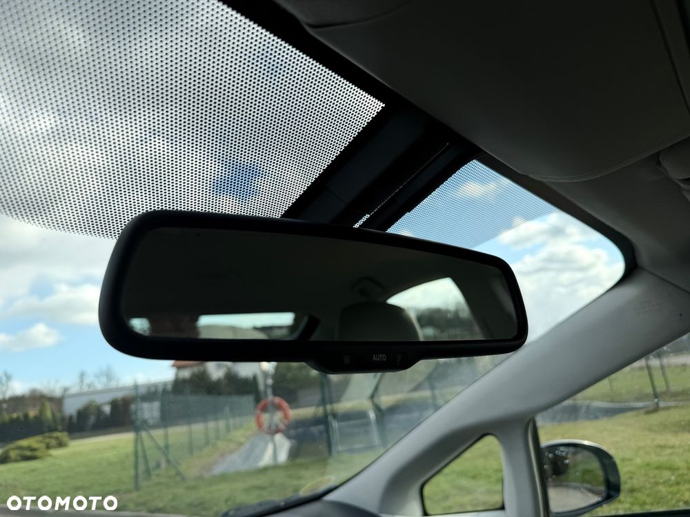 Toyota Prius 1.8 HSD Prestige - 18