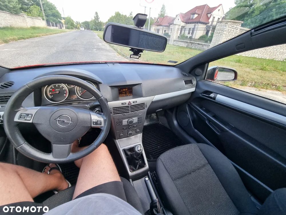 Opel Astra III GTC 1.6 Sport - 27