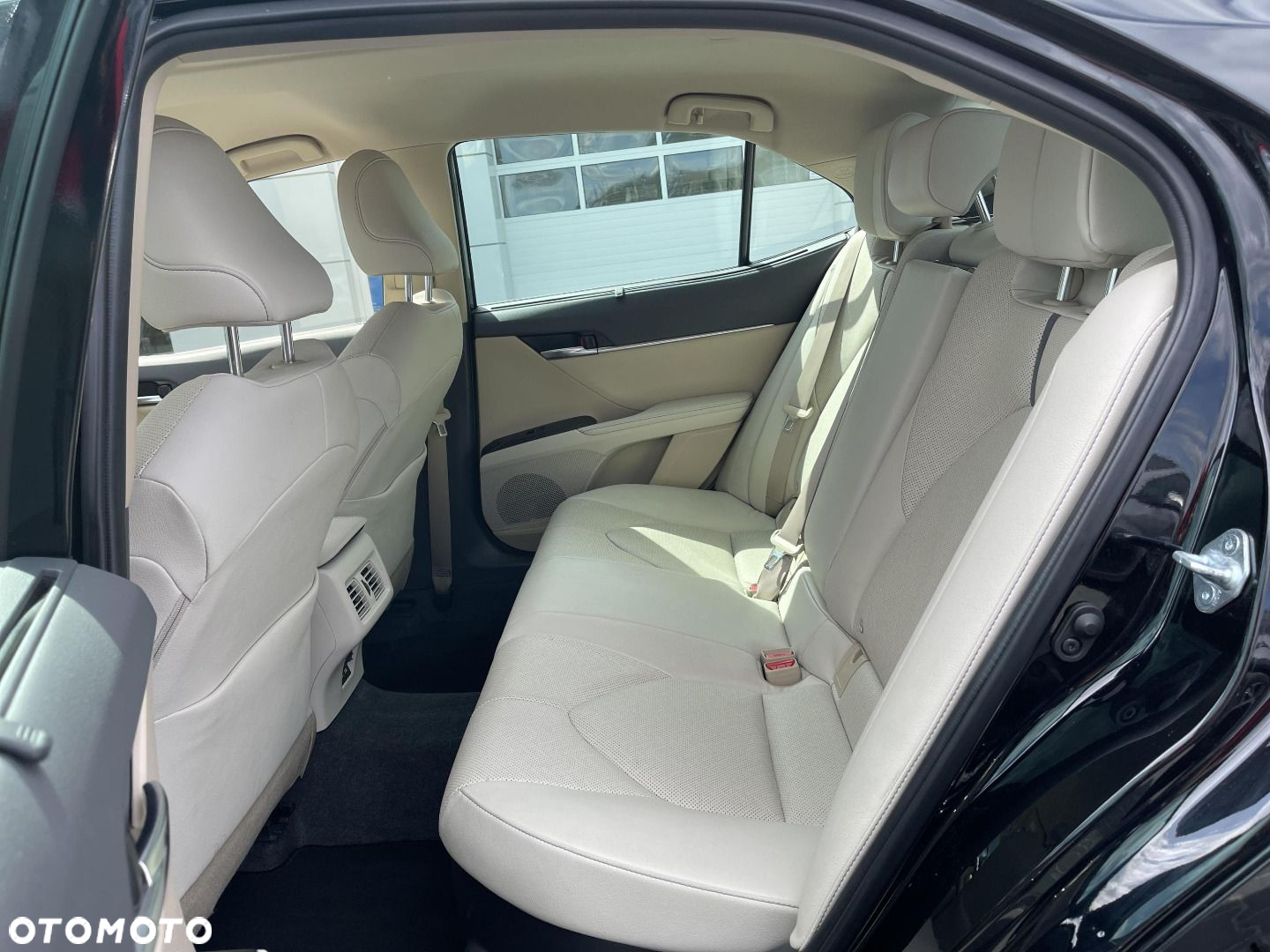 Toyota Camry - 14