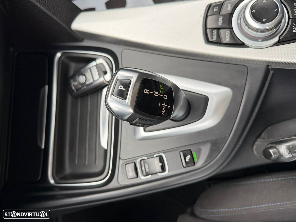 BMW 320 d Auto Pack M - 36